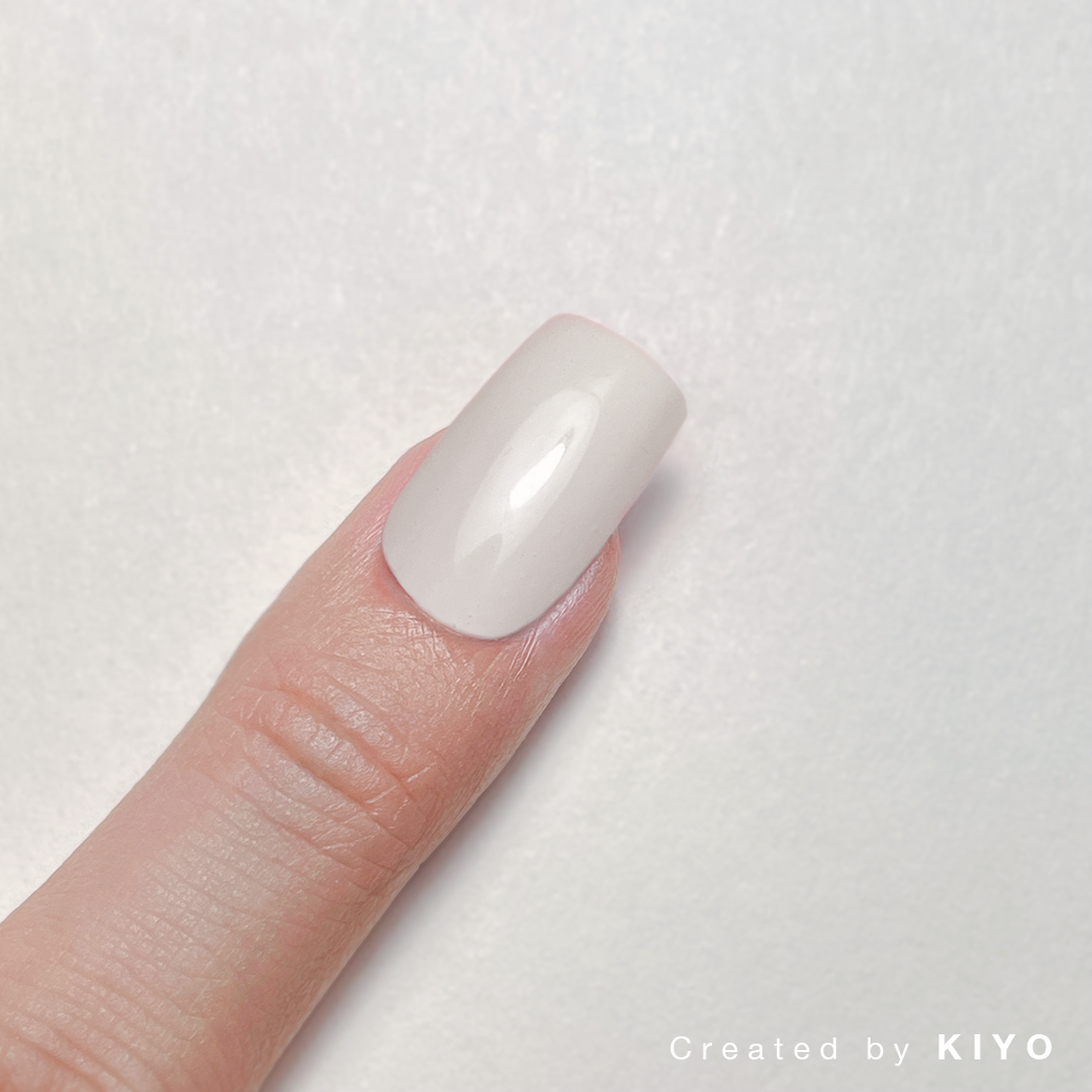 F002 - White