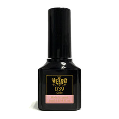 B039 - Girlie